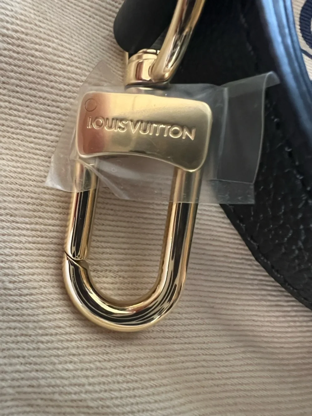 Louis Vuitton Black Onthego PM - Picture 9 of 16